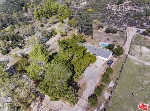 18538 Foothill St, San Bernardino, CA 92407-1106