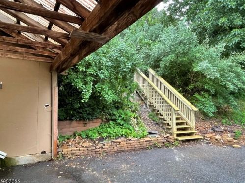 10 Bush St, Oxford NJ  07863-3001 exterior