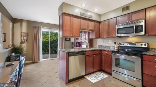 706 Springhouse Ct, Lansdale PA 19446-4350 exterior