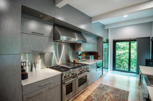 308 Mercer Rd, Greenville PA  16125-7802 exterior