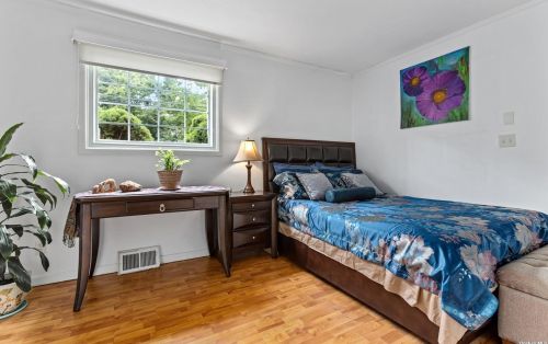 15 Grayley Pl, Huntington Station NY  11746-3112 exterior