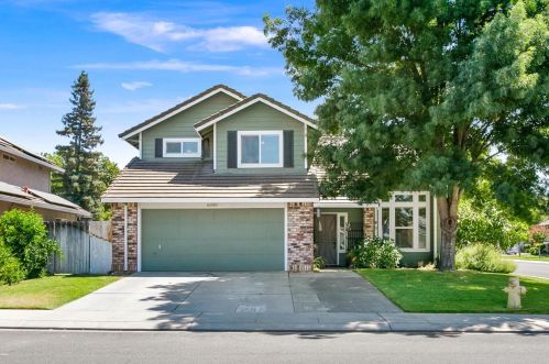6030 Don Ave, Riverbank, CA 95367-2777