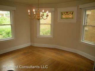 1876 Kinney Ave, Cincinnati OH  45207-1824 exterior