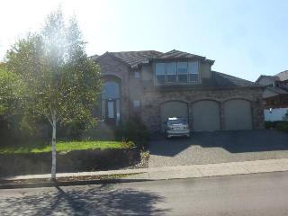 2736 Fargo St, Camas, WA 98607-8638