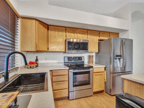 6428 Wahalla Ln, Glendale AZ 85308-5580 exterior