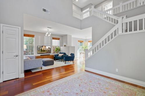 113 Estrada Dr, Mountain View CA  94043-5266 exterior