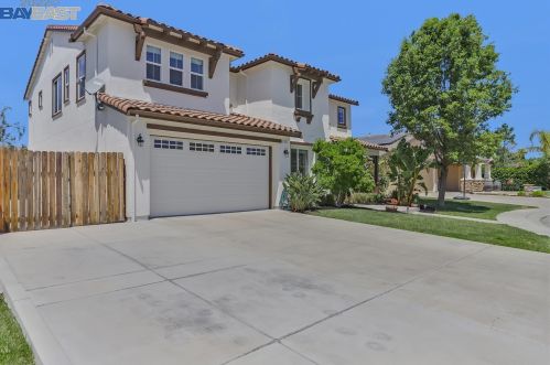 66 Sunchase Ct, Oakley, CA 94561-4425