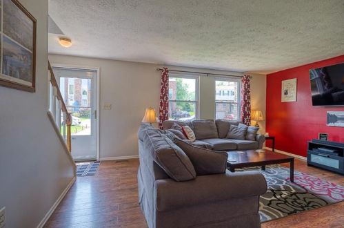 3110 Camberly Dr, Gibsonia, PA 15044-8512