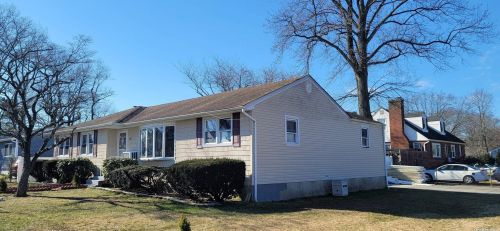 20 29th St, Wheatley Heights NY  11798-3714 exterior