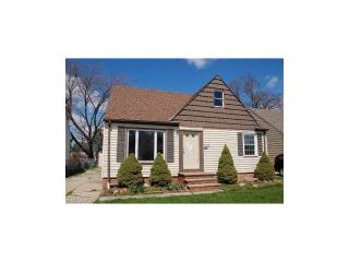 1216 Parkleigh Dr, Cleveland, OH 44134-3148