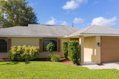 124 11th Ter, Cape Coral, FL 33909-1245