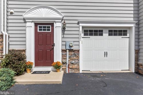 1821 Honeysuckle Ct, Downingtown PA  19335-7202 exterior