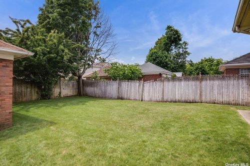 45 Locust Ave, Cedarhurst, NY 11516-2313
