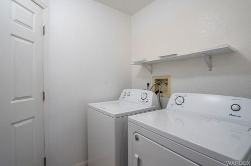 2064 Desert Palms Dr, Bullhead City AZ  86426-8803 exterior