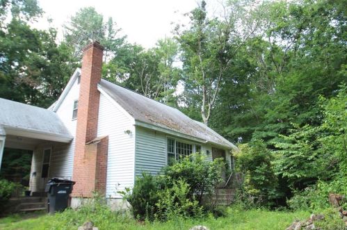 678 Bunker Hill Rd, Coventry, CT 06238-3260