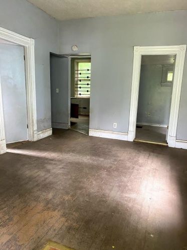 4570 Hamilton Ave, Cincinnati OH  45223-1777 exterior