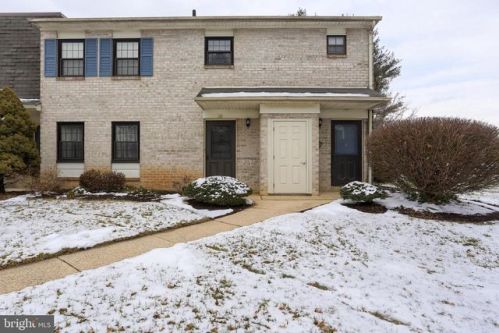 30 Valleybrook Dr, Lancaster, PA 17601-4617