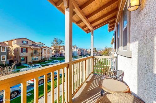 3120 Lisbon Ln, Oxnard CA 93036-7623 exterior