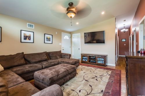 22 Strathmore Dr, Babylon NY  11703-3713 exterior