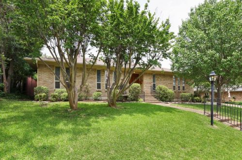 9647 Crestedge Dr, Dallas, TX 75238-2526