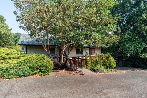 2283 Dora St, Ukiah, CA 95482-6859