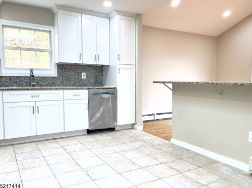 69 Layton Rd, Wantage NJ  07461-3311 exterior