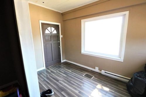 1403 5th Ave, Beaver Falls, PA 15010-4230