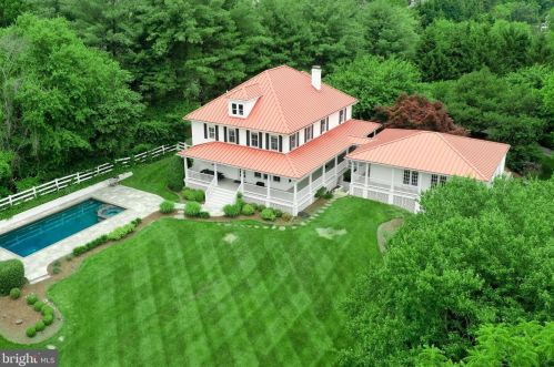 800 Polo Pl, Great Falls, VA 22066-2411