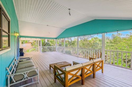 2022 Frederick St, Naples, FL 34112-0621