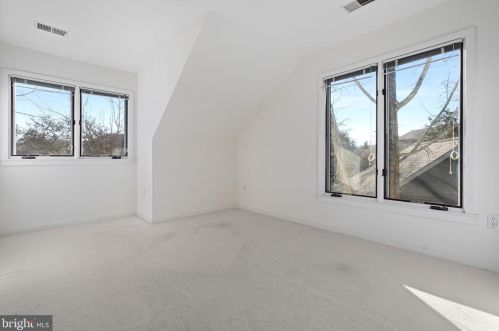 12015 Walnut Branch Rd, Herndon VA  20194-5616 exterior