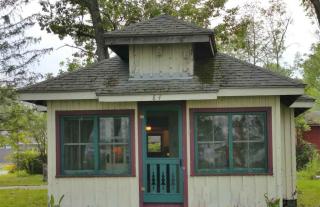 84 Lakeshore Dr, Ballston Spa, NY 12020-6240
