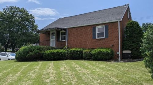 1566 Theatre St, Latrobe, PA 15650-2853