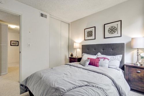 880 Stonegate Dr, South San Francisco CA  94080-1562 exterior