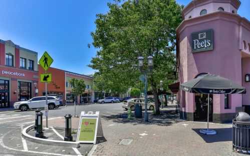 1172 Fay St, Redwood City CA  94061-2241 exterior