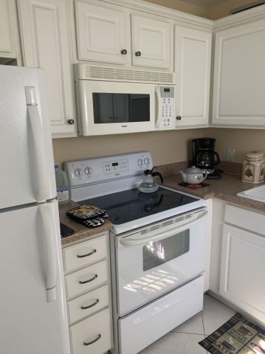 169 Canterbury H, West Palm Beach, FL 33417-1372