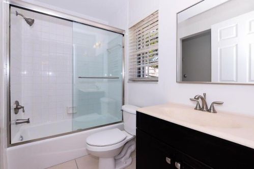 620 Oak St, Boynton Beach FL  33435-2807 exterior