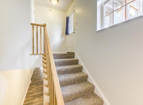 7252 English Dr, Cincinnati, OH 45244-3150