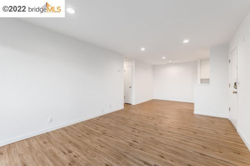 1042 Yarwood Ct, San Jose CA  95128-4727 exterior