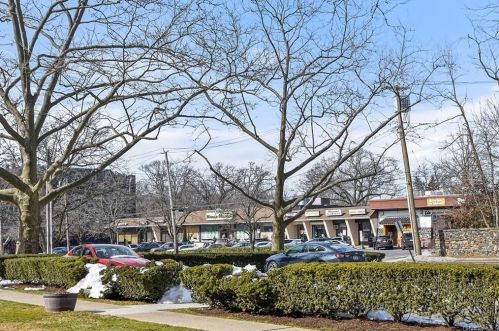 4782 Boston Post Rd, New Rochelle NY  10803-3002 exterior