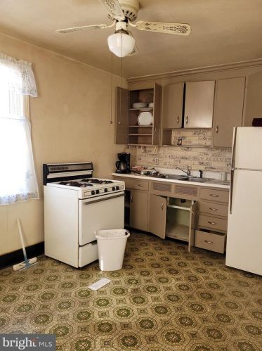 1545 Ohio Ave, Trenton, NJ 08648-4650