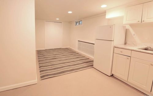 16 Forest Ave, Crotonville NY  10562-3624 exterior