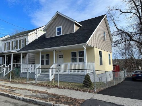 2750 Main St, New Hamburg NY  12590-1536 exterior