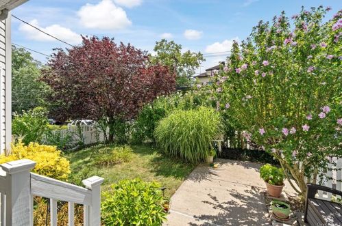 68 Dobbs Ferry Rd, White Plains, NY 10607-2005