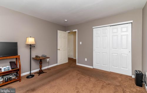 142 Split Rock Rd, Browns Mills NJ  08015-6542 exterior