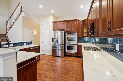 15480 Championship Dr, Haymarket VA  20169-6107 exterior
