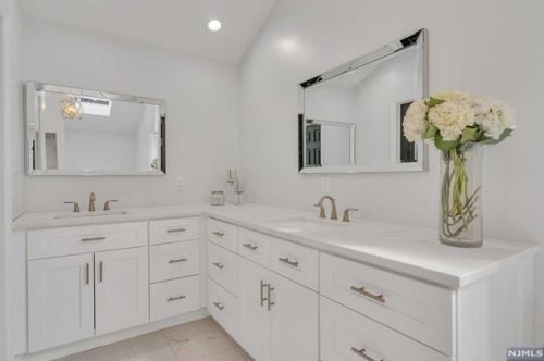 32 Brandywine Pl, Oakland NJ  07436-2321 exterior