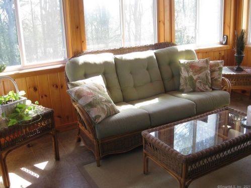 109 Moore Hill Dr, Southington CT  06489-2929 exterior