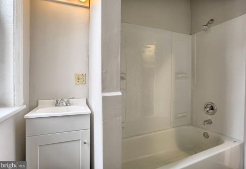 627 Oxford St, Harrisburg PA  17110-2521 exterior