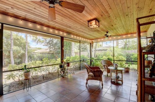689 Daffodil Dr, West Palm Beach, FL 33414-8280