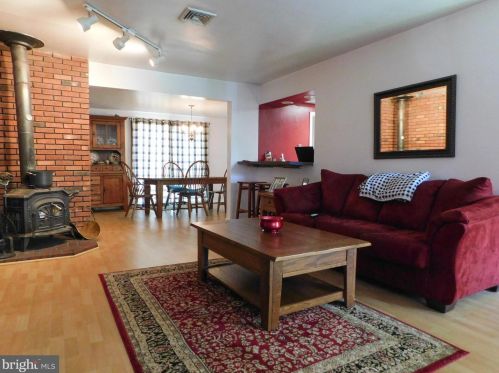 203 Woodlawn Rd, Norristown, PA 19401-1321